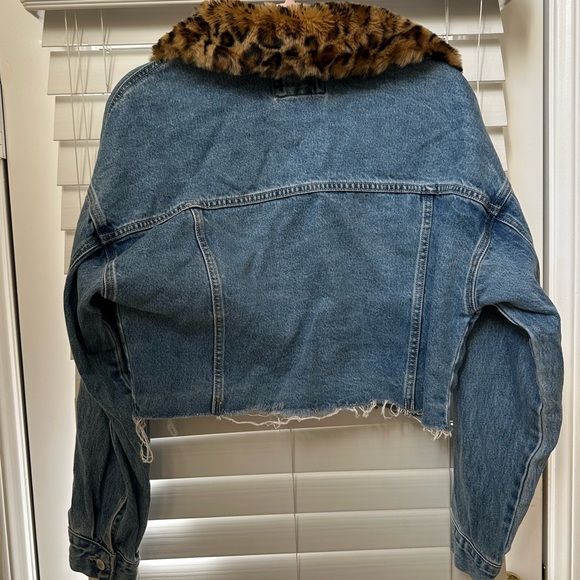 old forever 21 denim crop jacket with removable faux fur collar. size small - Picture 5 of 6
